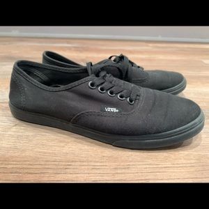 Women’s Black Vans size 6.5